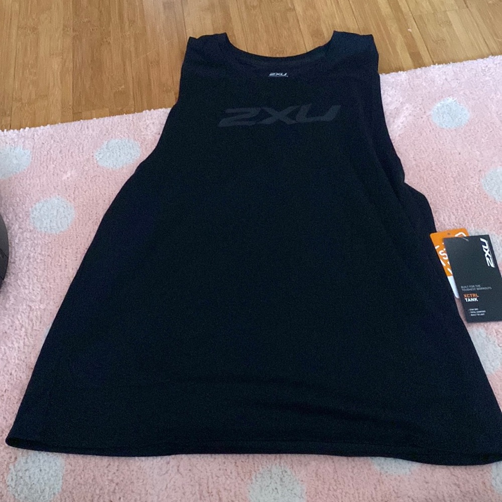 2xu tank top
